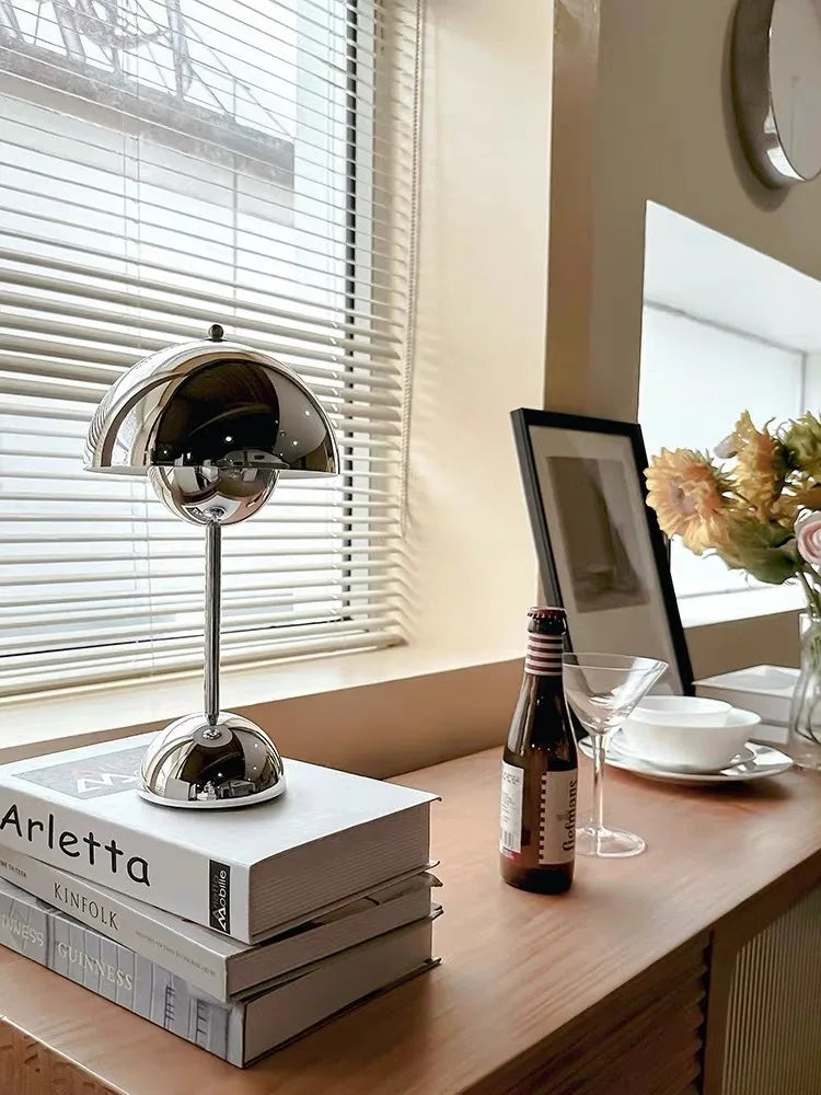 Stylish Modern Tabletop Lamp